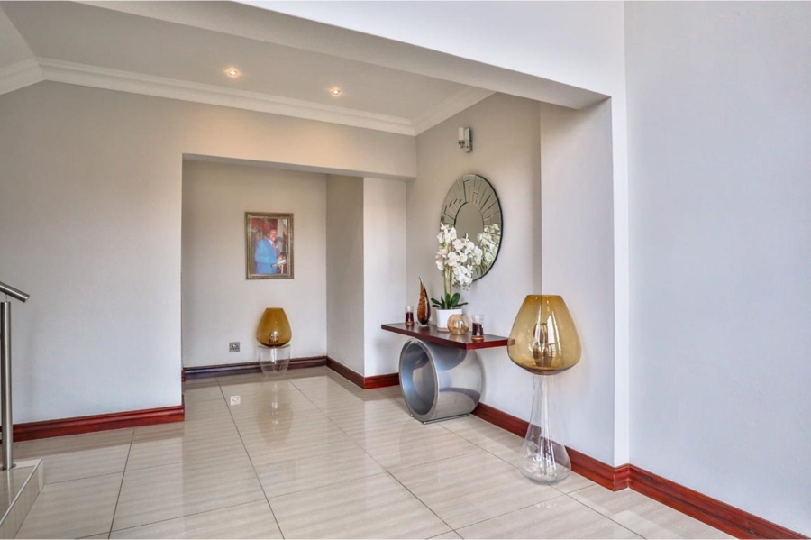 6 Bedroom Property for Sale in Birdwood Estate North West